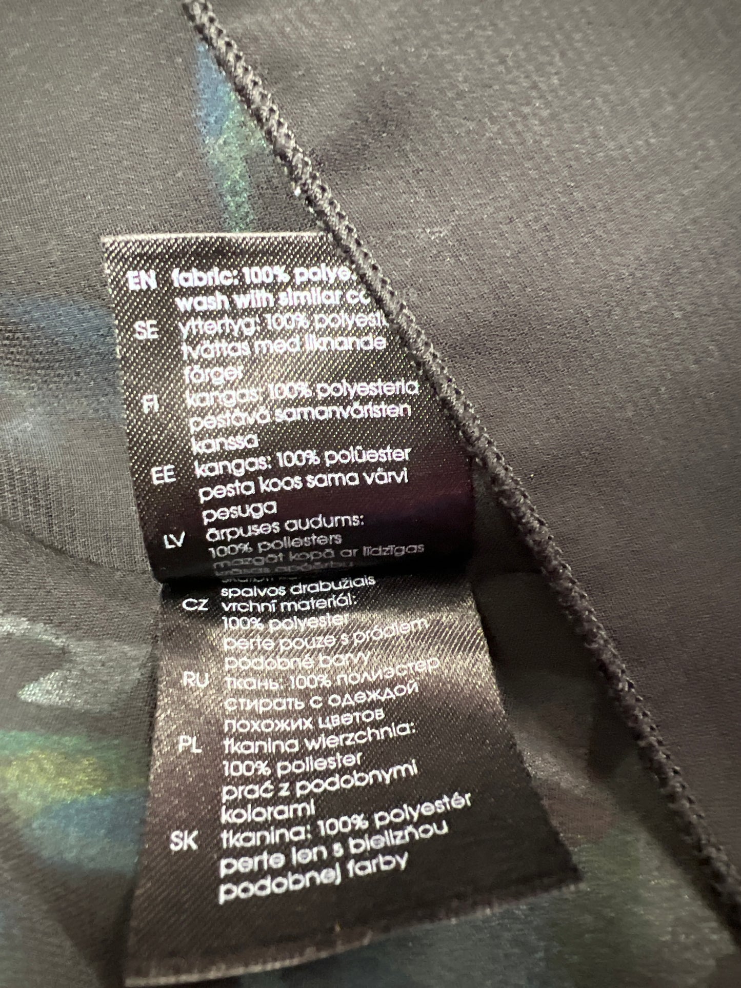Generous top