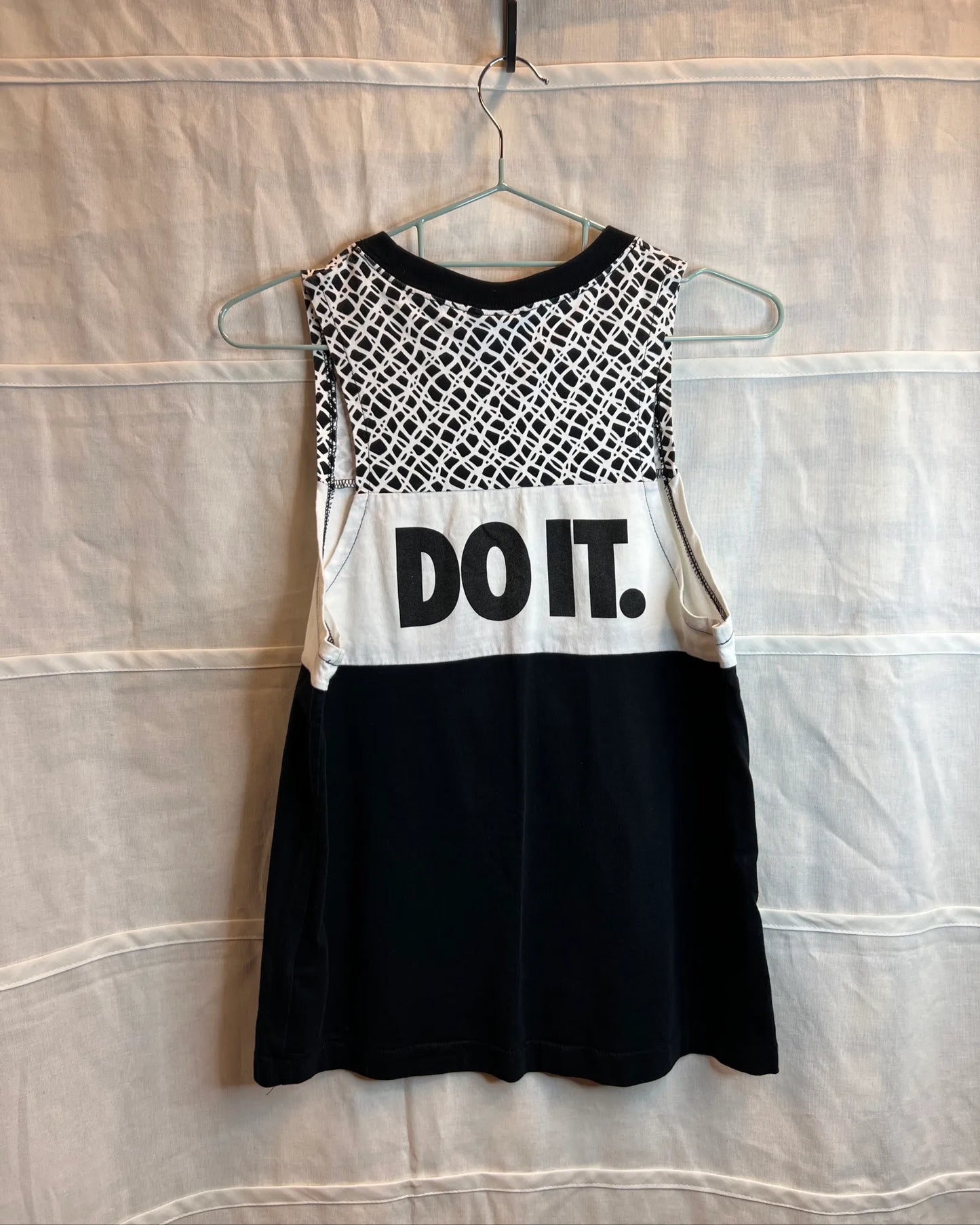 Nike top just do it