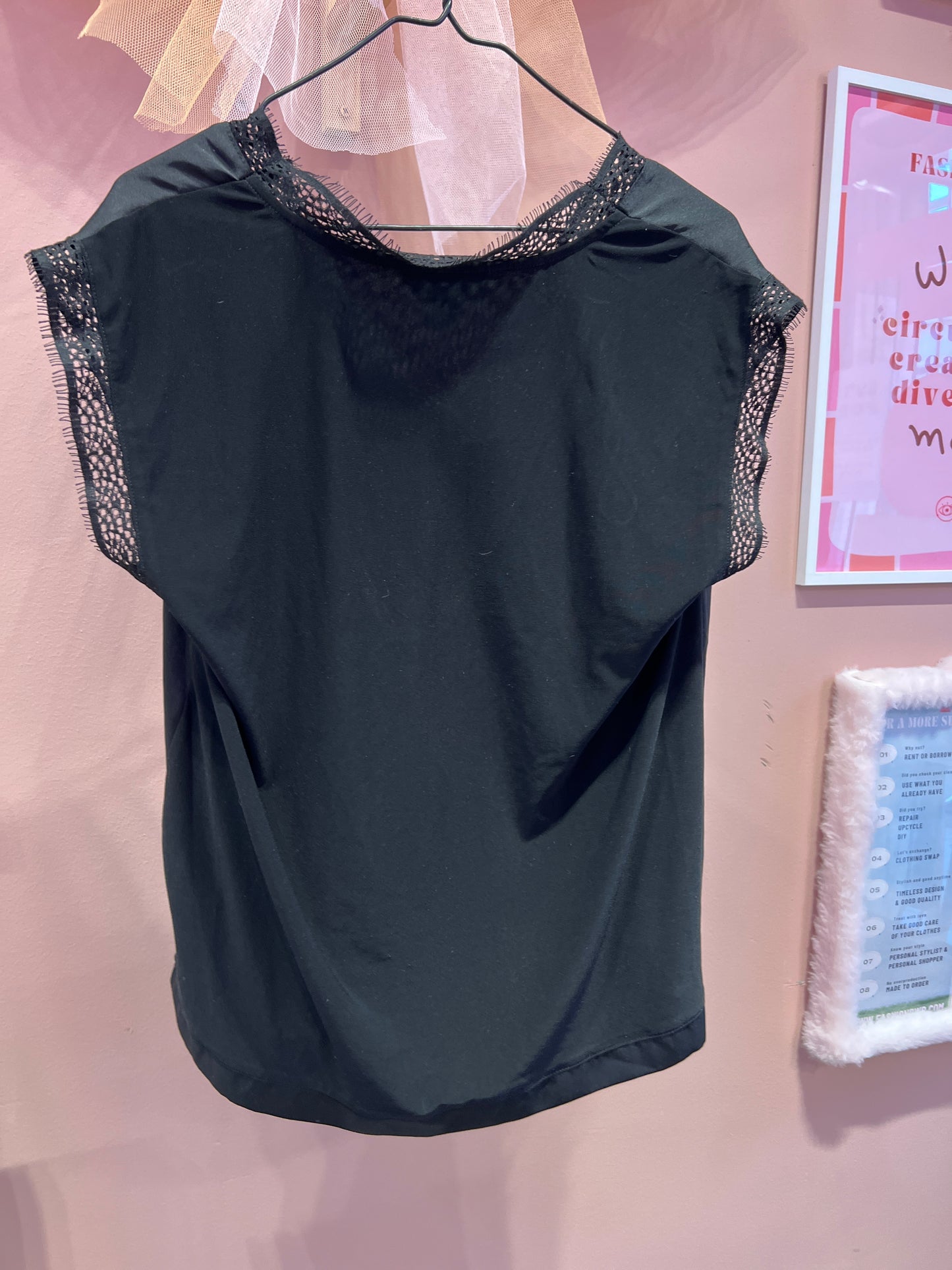 DKNY top