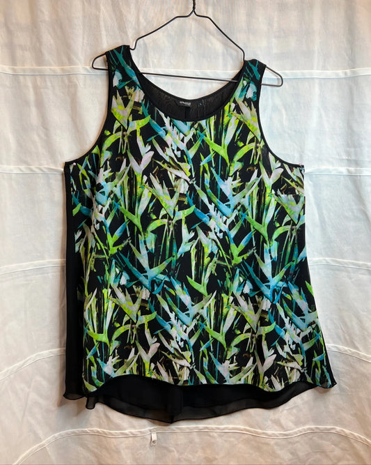 Generous top