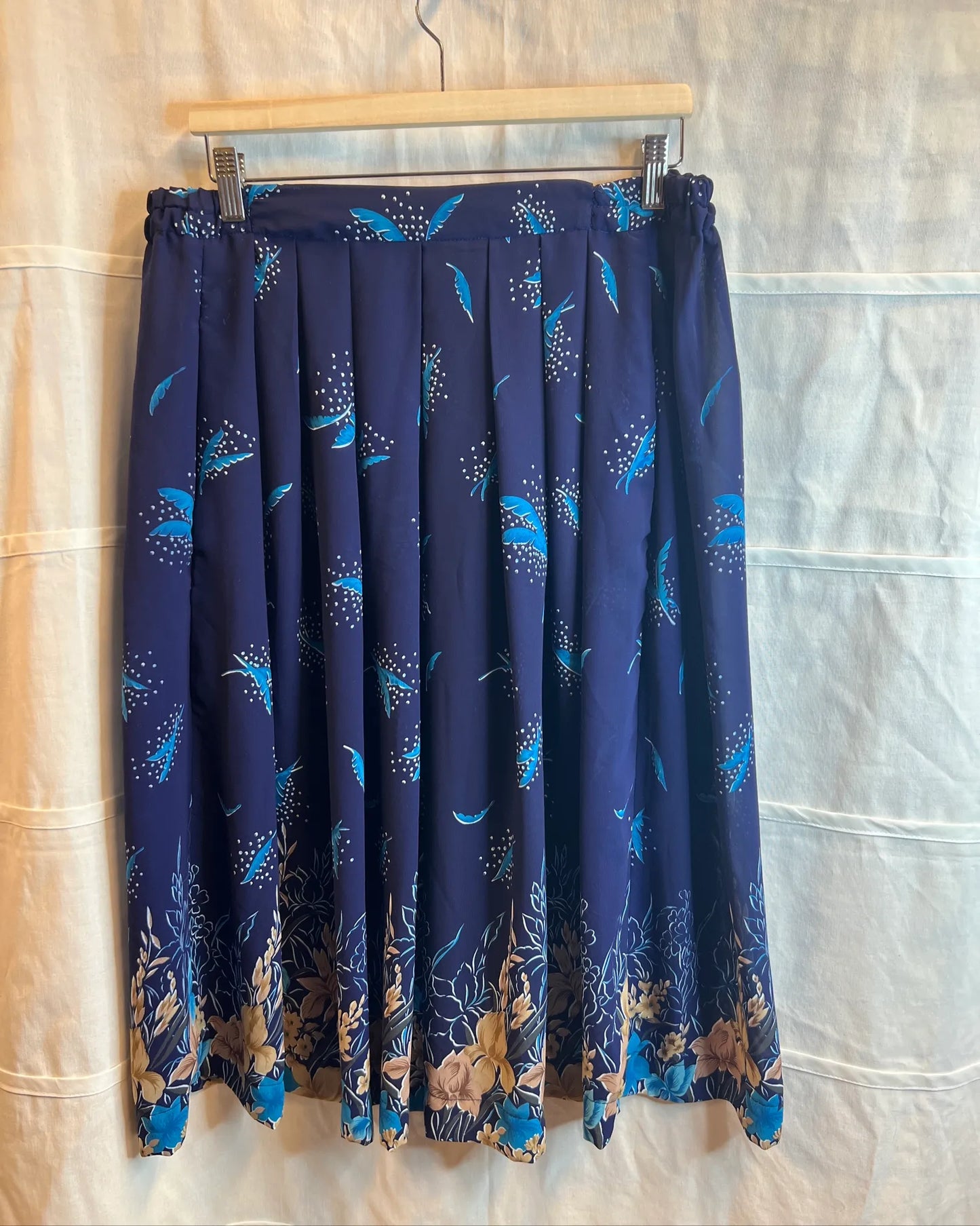 Blue skirt with pattern