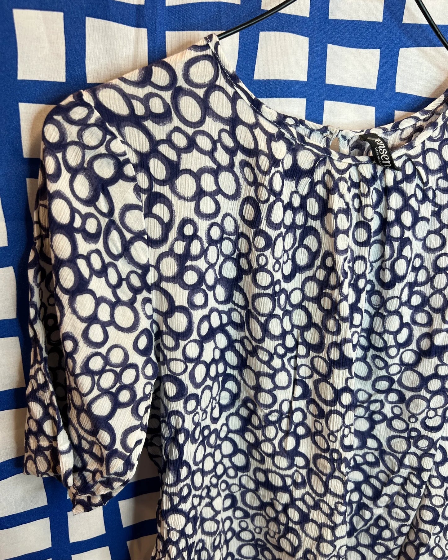 Circles top